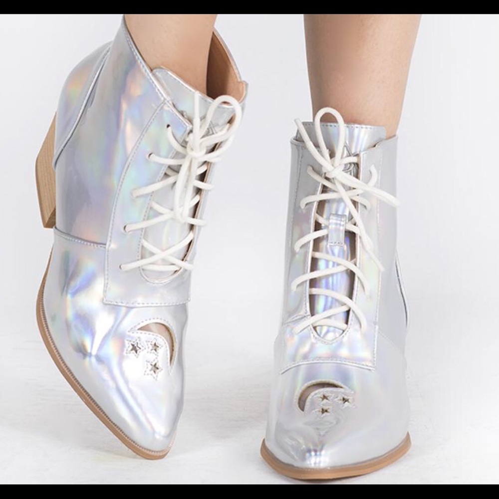 NIB YRU Aura Silver Boots size 9